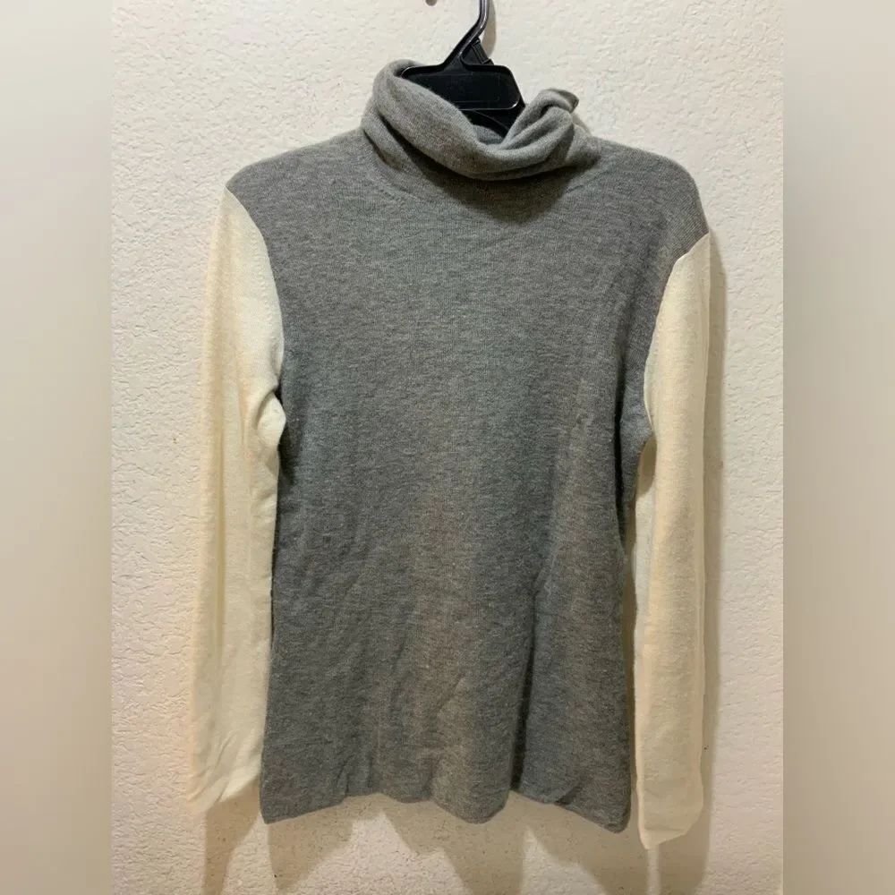 Hadleigh’s Cardigan turtleneck knit 100% cashmere Gray cream size 46